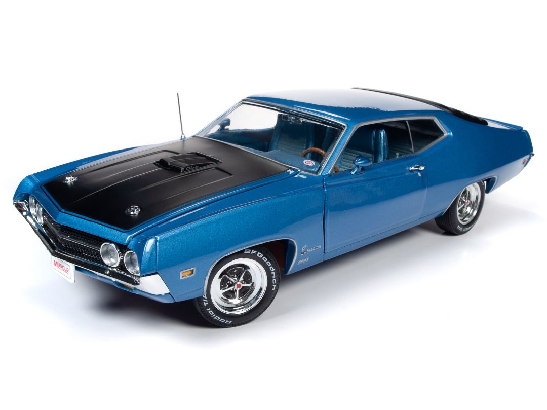 American Muscle 1/18 1970 Ford Torino Cobra Fastback (Hemmings Muscle Machines) - Meduim Blue Met