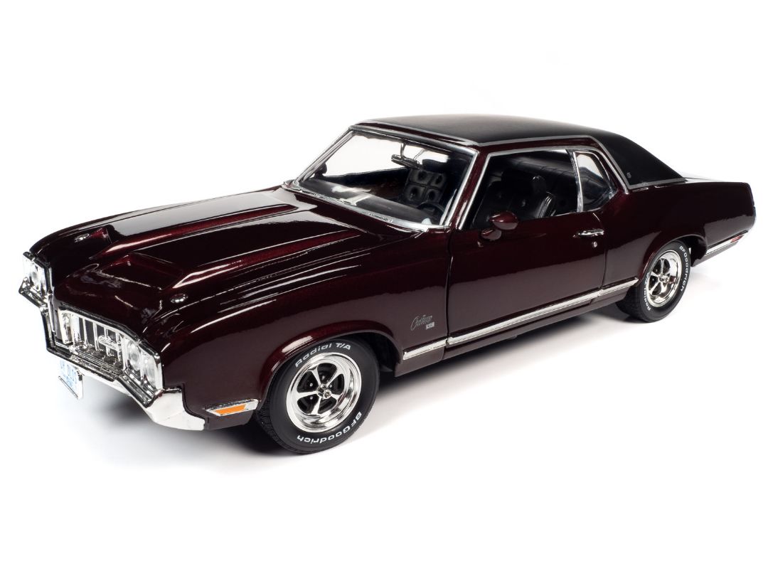 American Muscle 1/18 1970 Oldsmobile Cutlass SX (Class of 1970) - Burgundy Mist