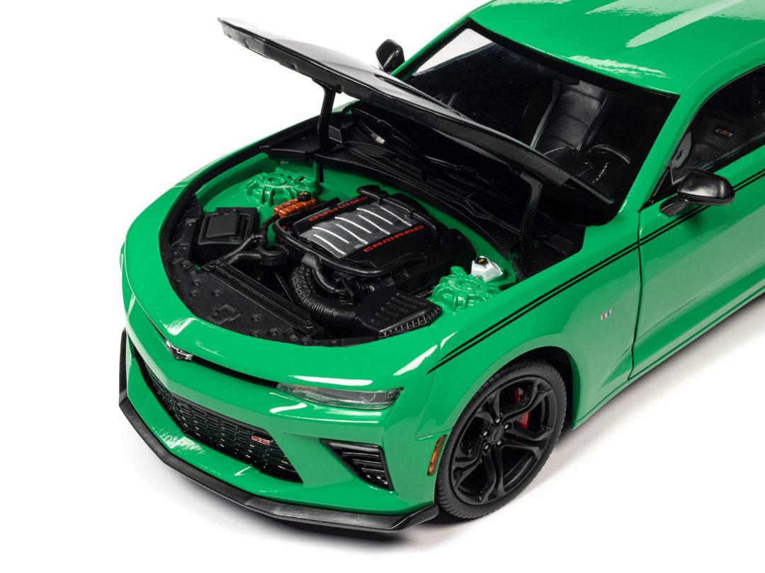 American Muscle 1/18 2017 Chevrolet Camaro SS - Krypton Green