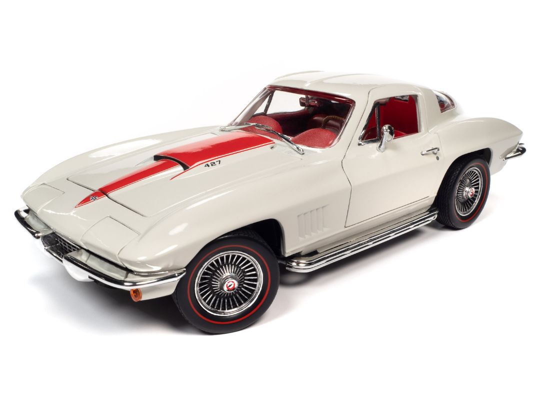 American Muscle 1/18 1967 Chevrolet Corvette 427 Coupe - White w/Red Stinger Stripe