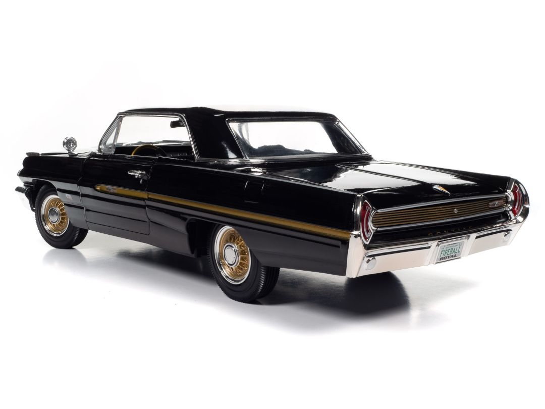 American Muscle 1/18 1962 Pontiac Grand Prix Hardtop - Black