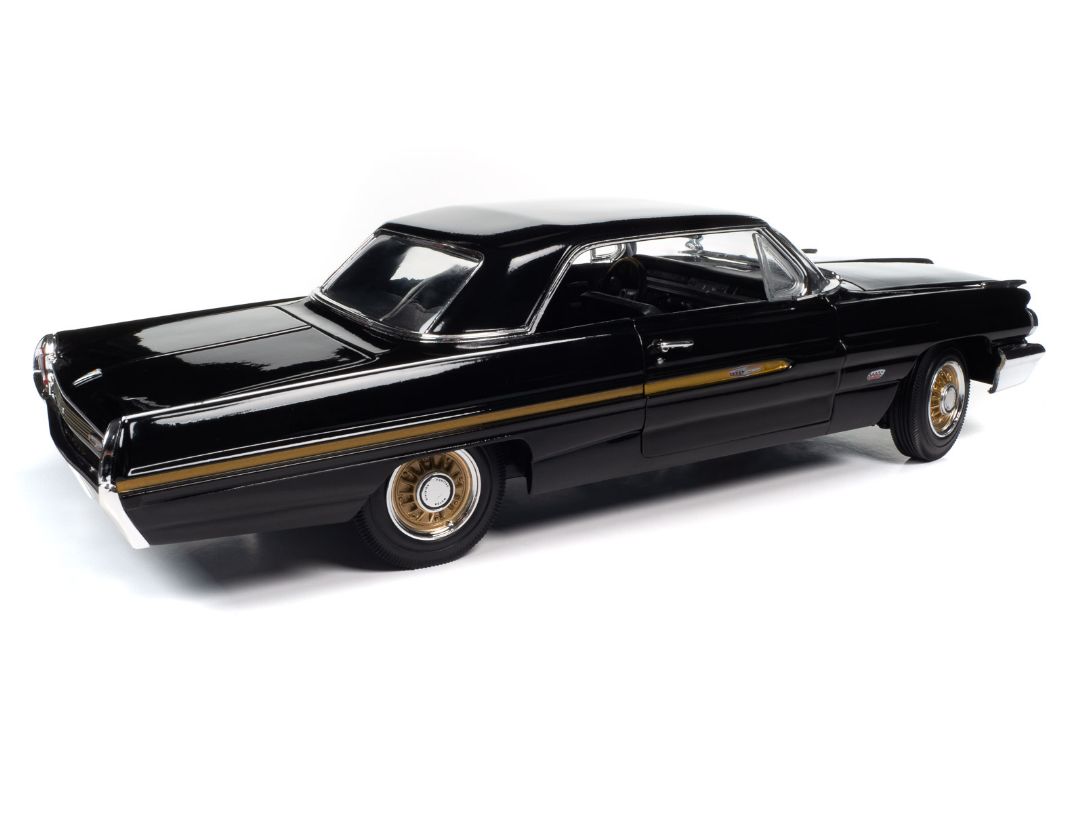 American Muscle 1/18 1962 Pontiac Grand Prix Hardtop - Black