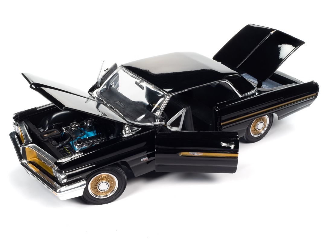 American Muscle 1/18 1962 Pontiac Grand Prix Hardtop - Black