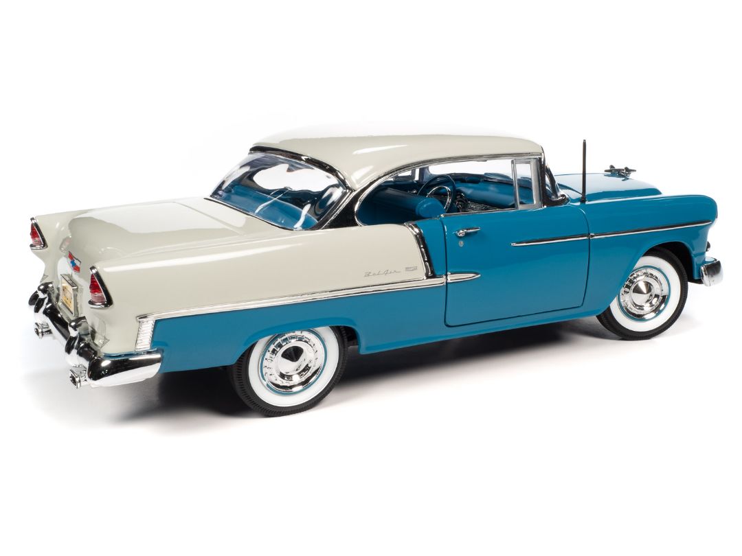 American Muscle 1/18 1955 Chevrolet Bel Air Hardtop Blue & Ivory