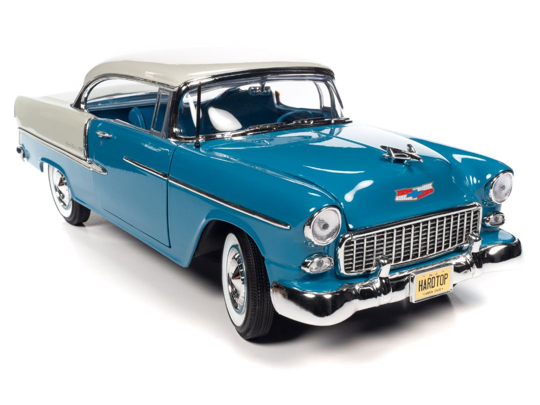 American Muscle 1/18 1955 Chevrolet Bel Air Hardtop Blue & Ivory