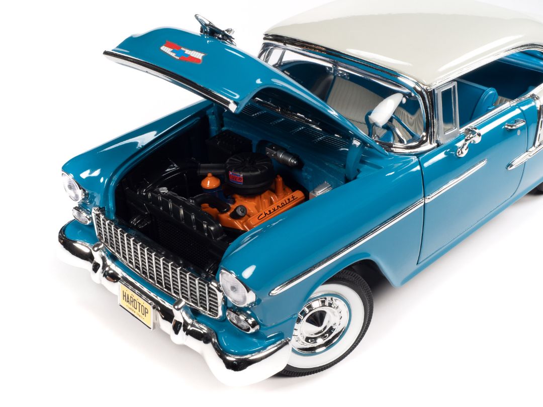 American Muscle 1/18 1955 Chevrolet Bel Air Hardtop Blue & Ivory