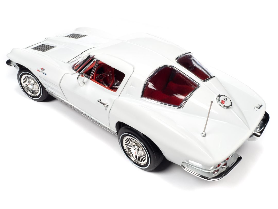 American Muscle 1/18 1963 Chevrolet Corvette Coupe- Ermine White