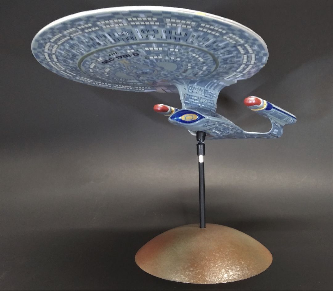 AMT Star Trek U.S.S. Enterprise-D (Snap) 2T 1/2500 (Level 2)