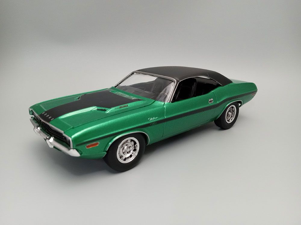 AMT 1/25 1970 Dodge Challenger USPS