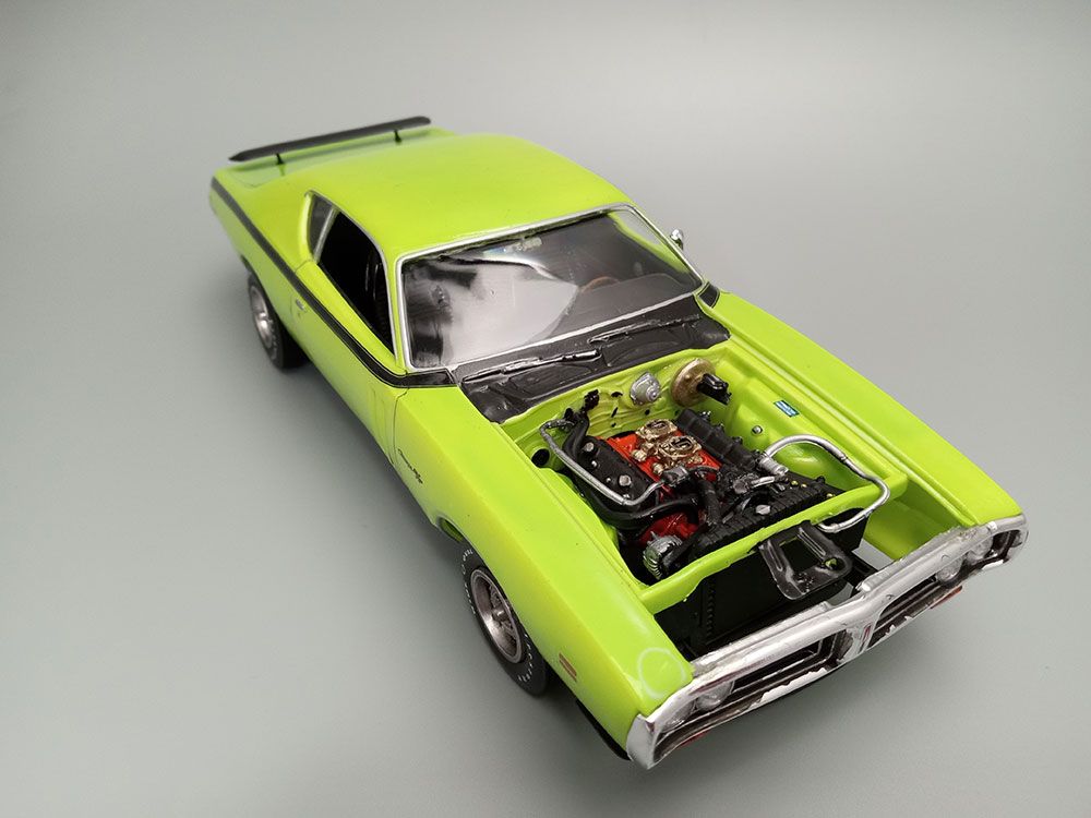 AMT 1/25 1971 Dodge Hemi Charger R/T