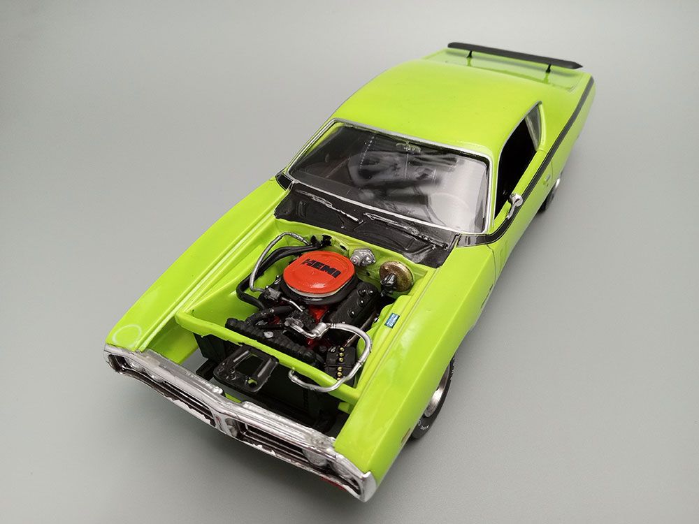 AMT 1/25 1971 Dodge Hemi Charger R/T