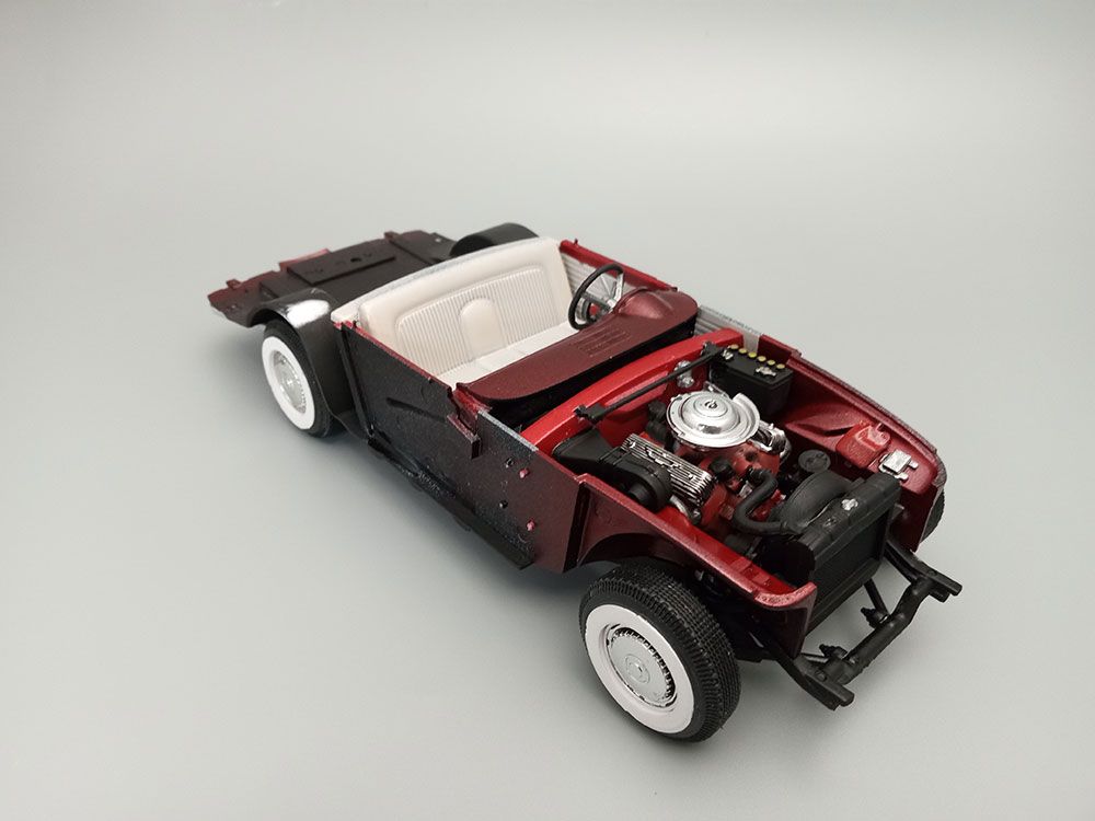 AMT 1/25 1956 Ford Thunderbird (Level 2)