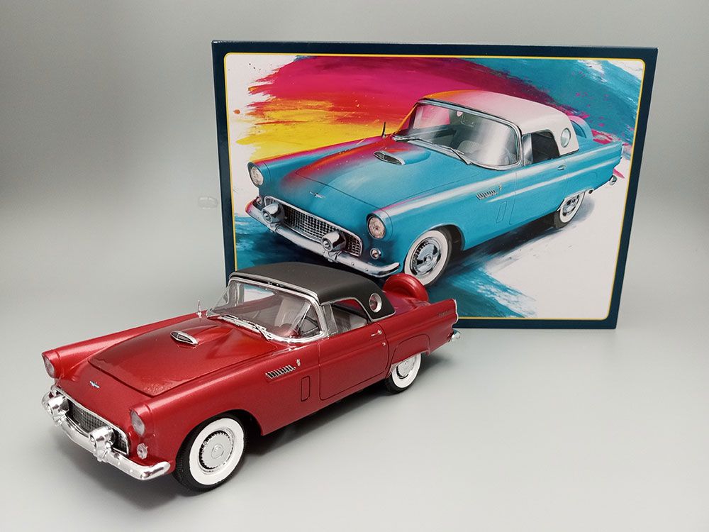 AMT 1/25 1956 Ford Thunderbird (Level 2)