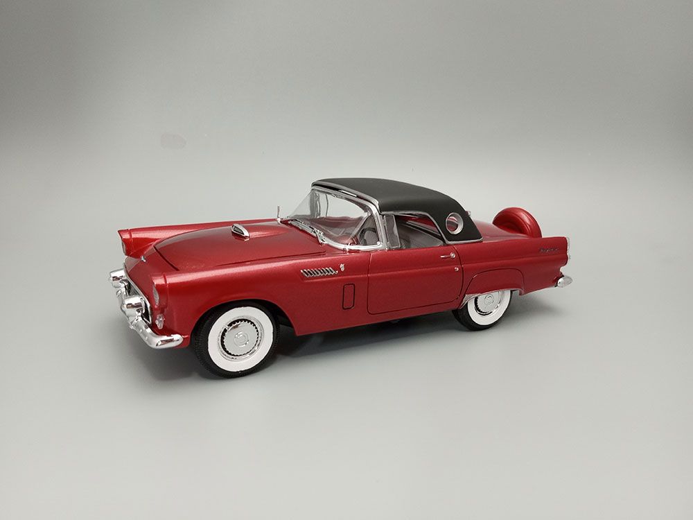 AMT 1/25 1956 Ford Thunderbird (Level 2)