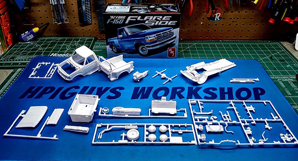 AMT 1/25 1992 Ford F-150 Flareside (Level 2)