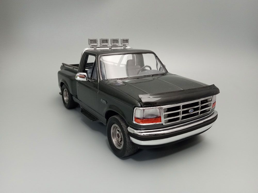 AMT 1/25 1992 Ford F-150 Flareside (Level 2)