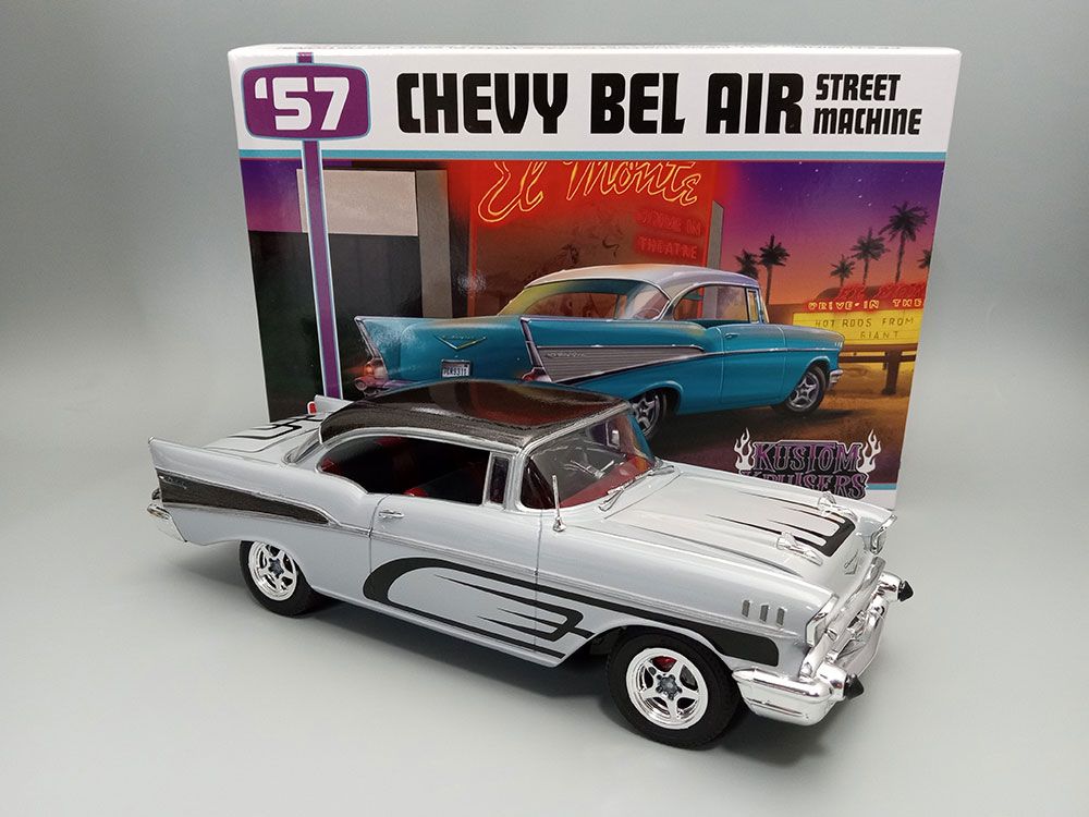 AMT 1/25 1957 Chevy Bel Air Street Machine Model Kit (Level 2)