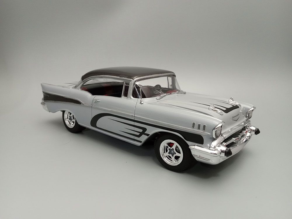 AMT 1/25 1957 Chevy Bel Air Street Machine Model Kit (Level 2)