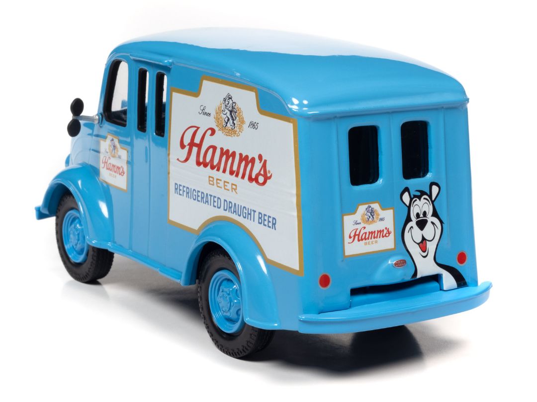 Auto World 1/24 1950 Divco Delivery Truck Hamms Beer