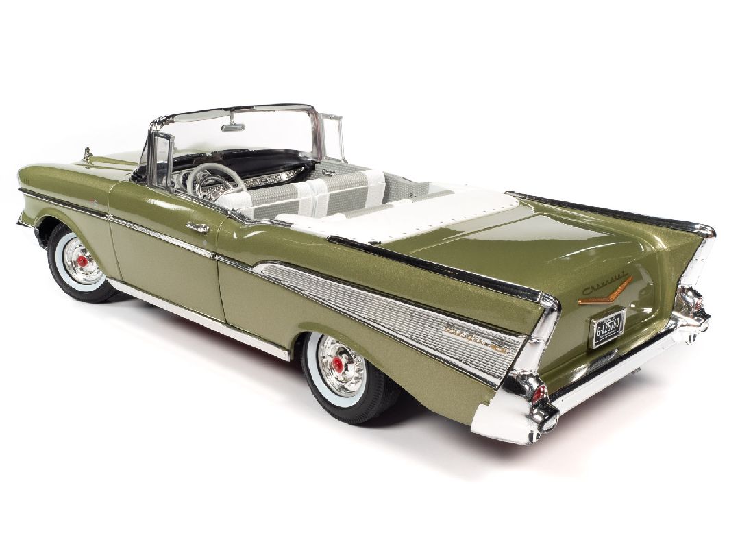 Auto World 1/18 1957 Chevrolet Bel Air Convertible-Metallic Grn