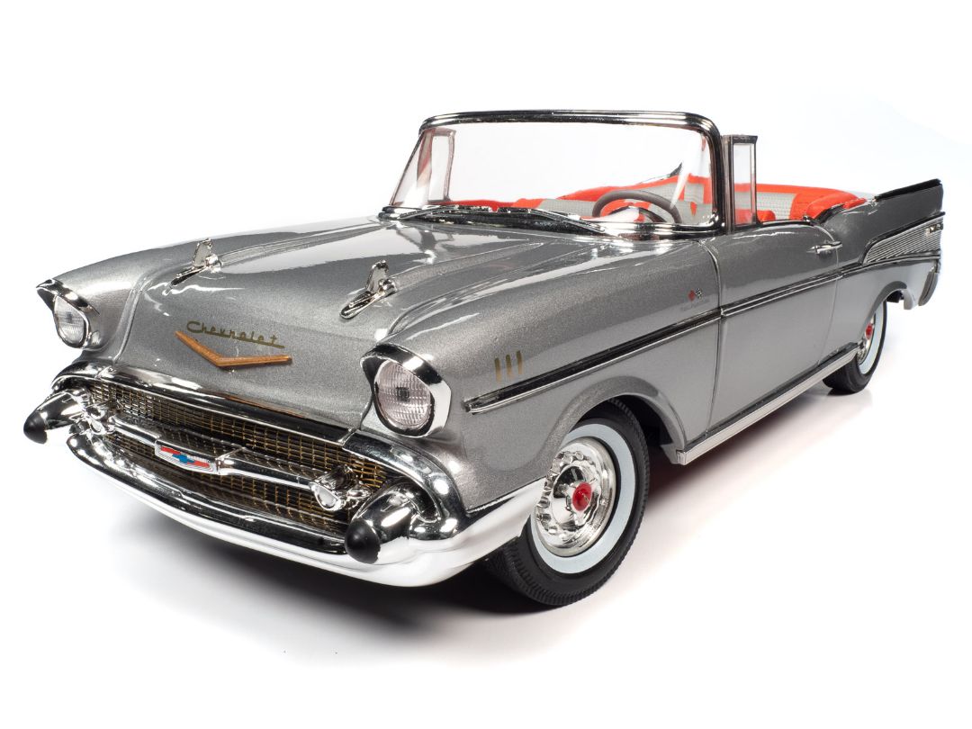 Auto World 1/18 1957 Chevrolet Bel Air Convertible - Inca Silver