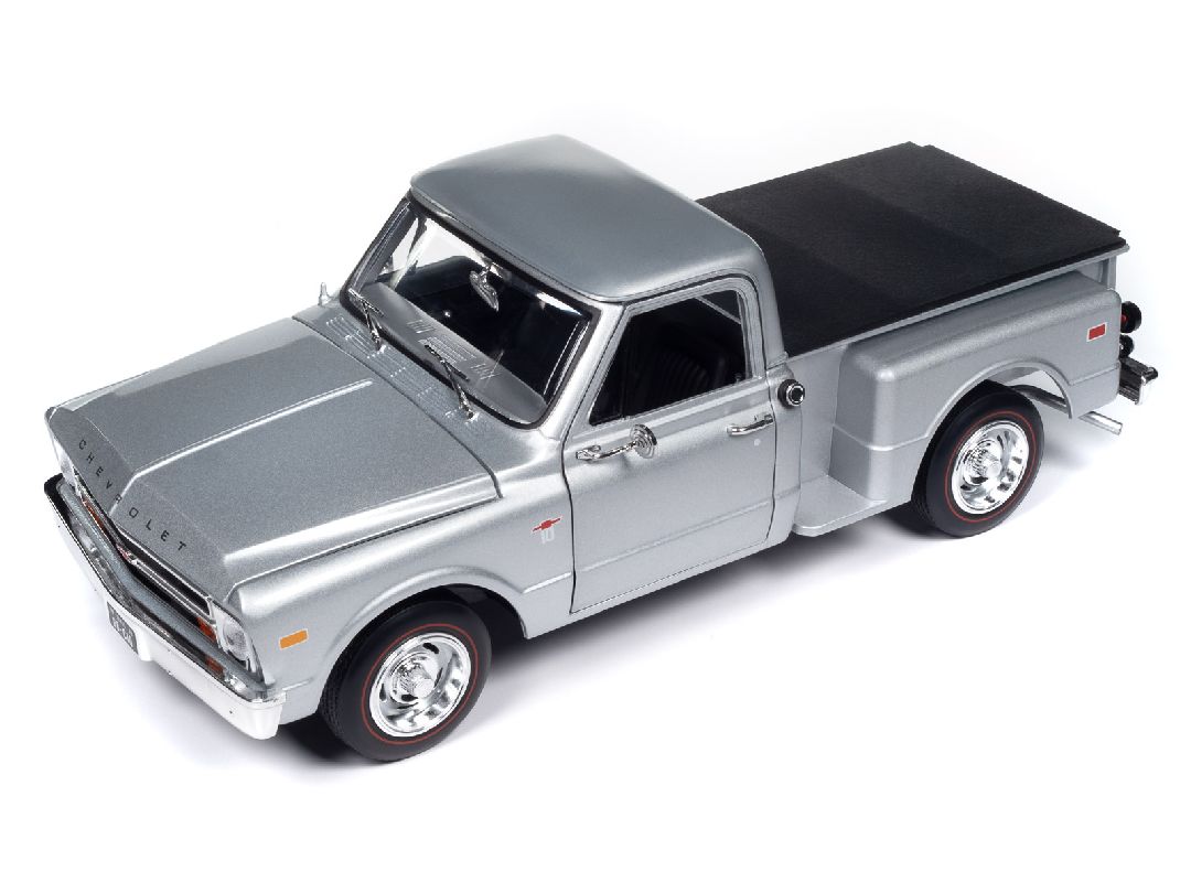 American Muscle 1/18 1968 Chevy C10 Pickup Stepside, Silver