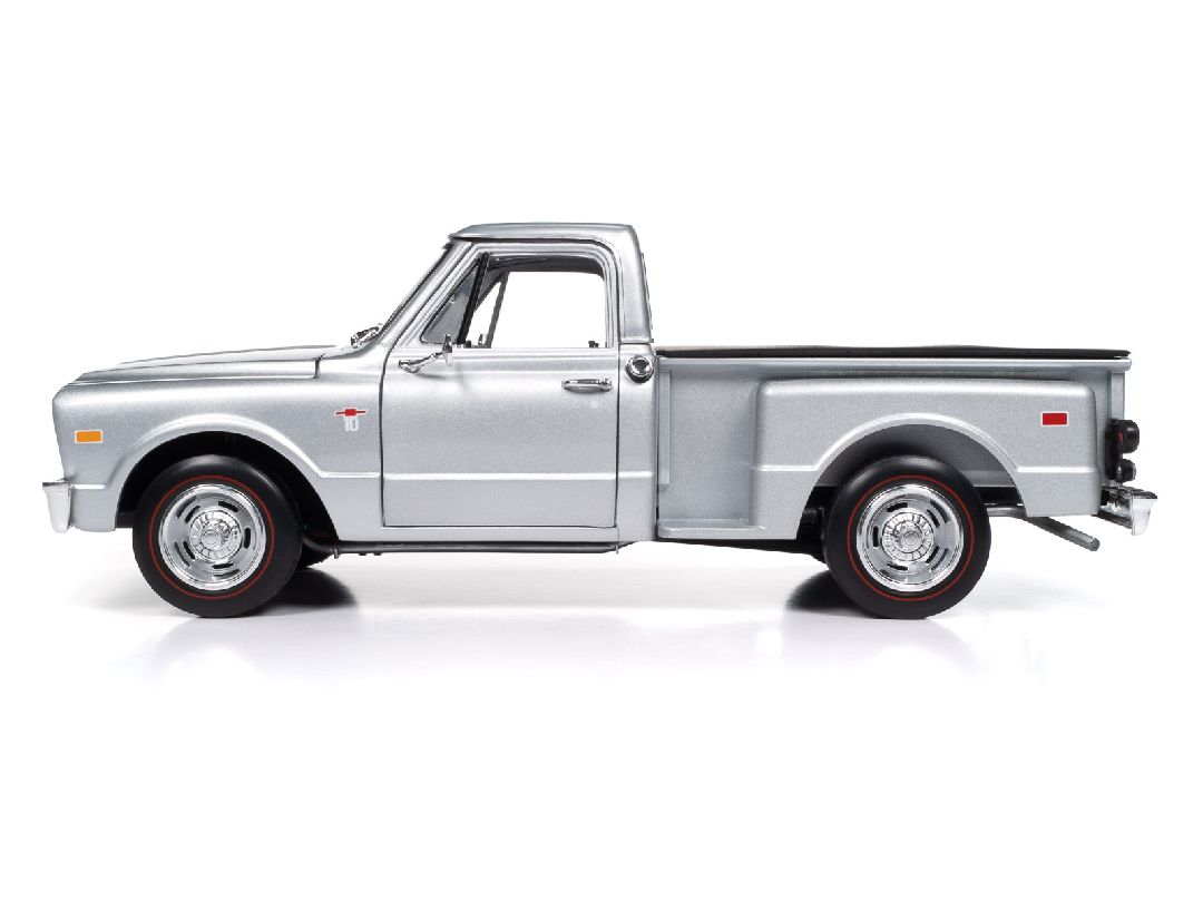 American Muscle 1/18 1968 Chevy C10 Pickup Stepside, Silver