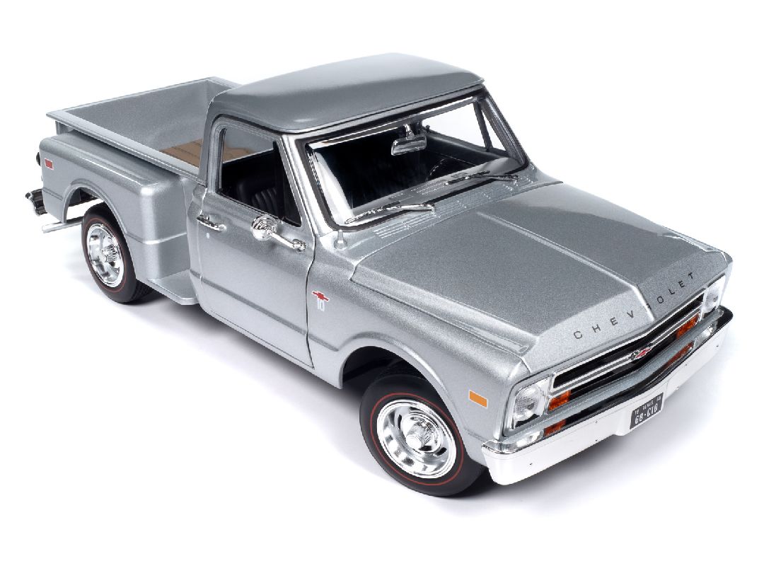 American Muscle 1/18 1968 Chevy C10 Pickup Stepside, Silver