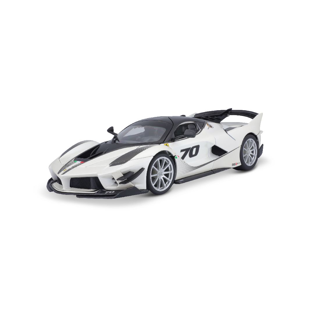 Bburago 1/18 R&P Ferrari FXX K EVO (Pearl White #70)