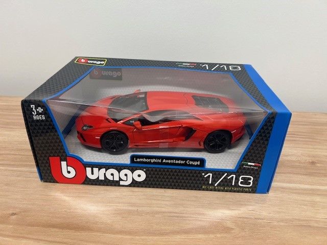 Damaged Box - Bburago 1/18 Aventador LP 700-4 (Metallic Orange)