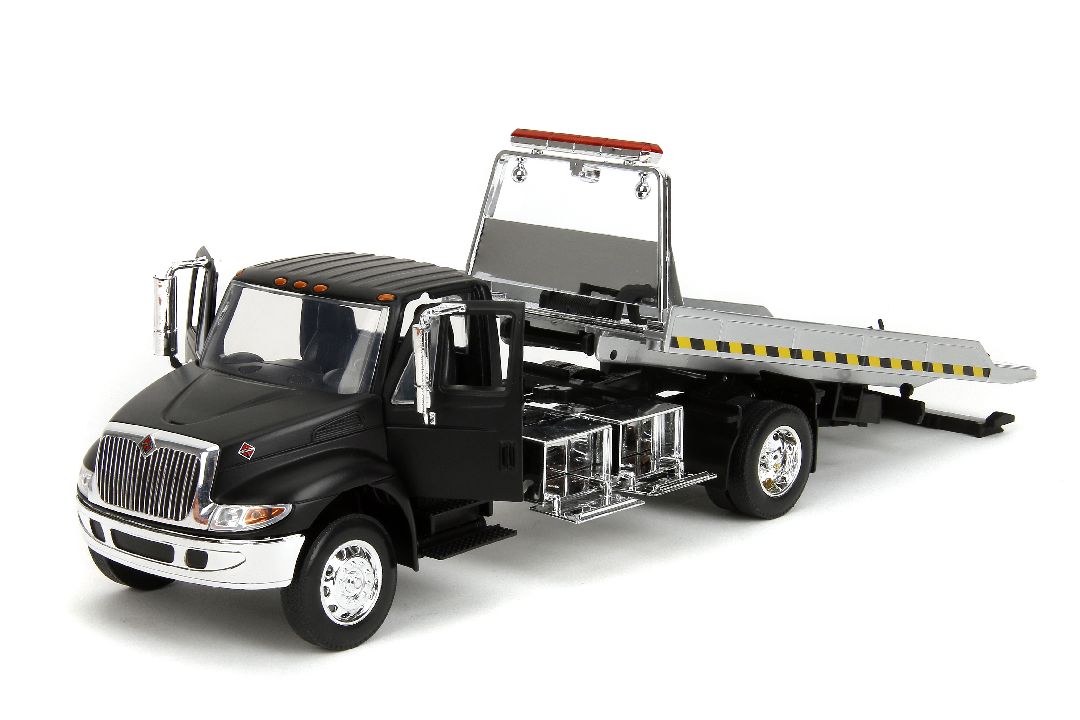 Damaged Box- Jada 1/24 International Flatbed Tow Truck - Black