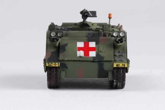 Easy Model 1/72 M113A2 - Red Cross