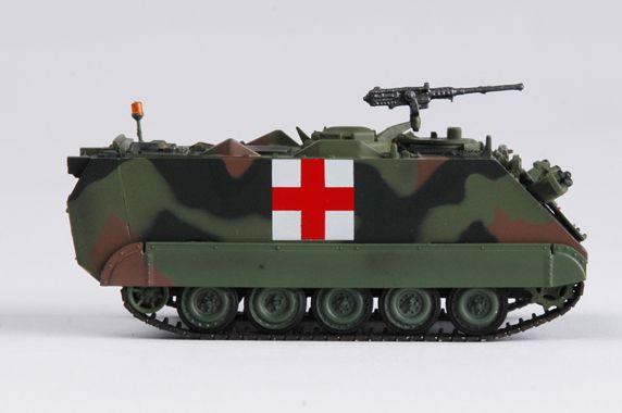 Easy Model 1/72 M113A2 - Red Cross