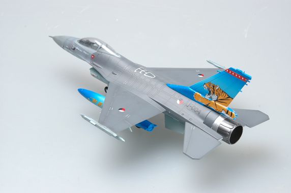 Easy Model 1/72 F-16A J-004 NTAF "TIGER MEET"