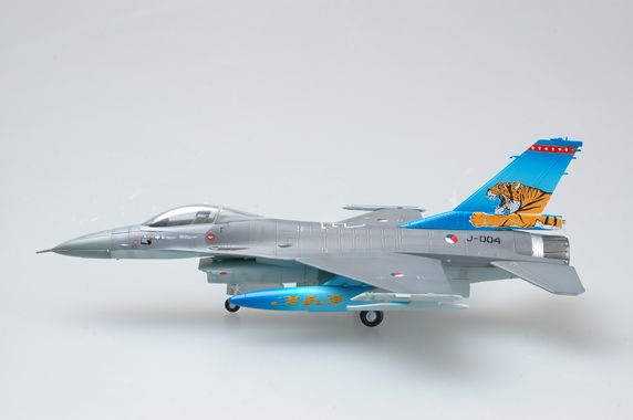 Easy Model 1/72 F-16A J-004 NTAF "TIGER MEET"