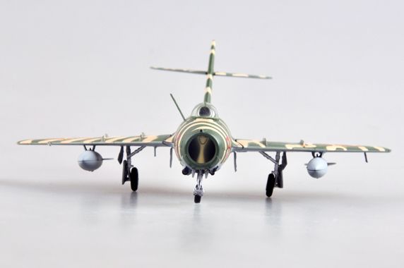 Easy Model 1/72 MiG-15 Chinese Air Force