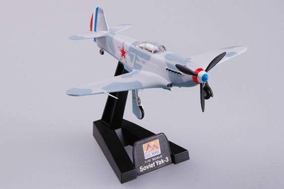 Easy Model 1/72 Yak-3 1st Guards Fighter Div. 1945