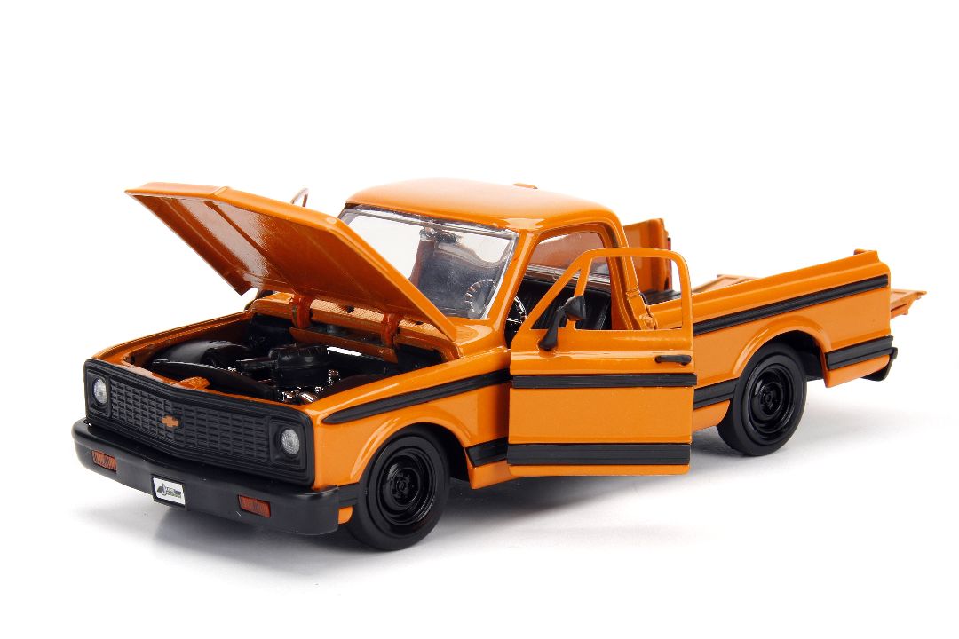 Jada 1/24 "Just Trucks" - 1972 Chevy Cheyenne Pickup w/ Rack