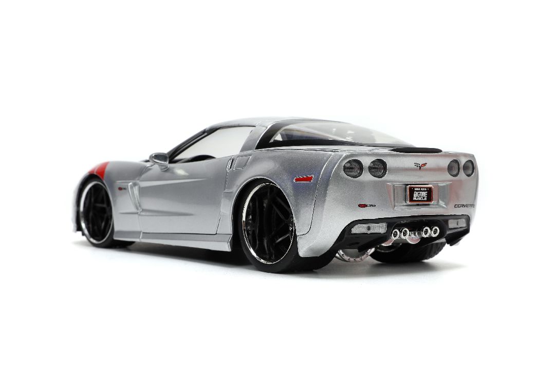 Jada 1/24 "BIGTIME Muscle" - 2006 Corvette Z06 - Candy Silver