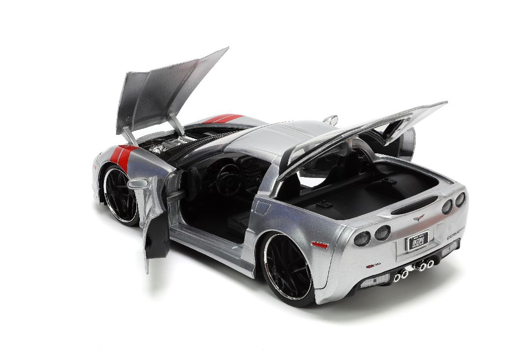 Jada 1/24 "BIGTIME Muscle" - 2006 Corvette Z06 - Candy Silver