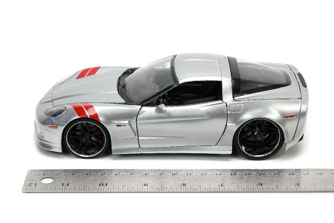 Jada 1/24 "BIGTIME Muscle" - 2006 Corvette Z06 - Candy Silver