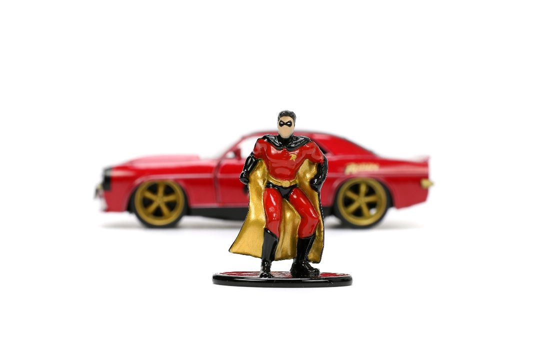 Jada 1/32 "Hollywood Rides" DC Comics 1969 Chevy Camaro w/Robin