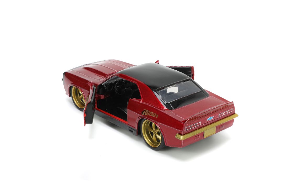 Jada 1/32 "Hollywood Rides" DC Comics 1969 Chevy Camaro w/Robin