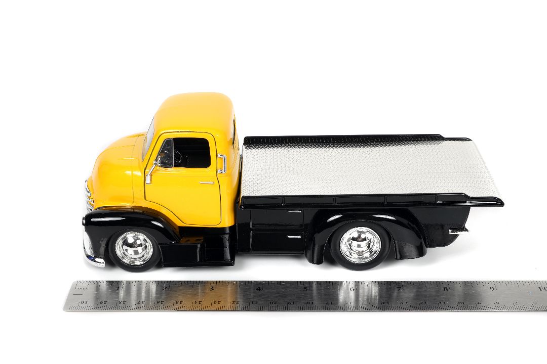 Jada 1/24 "Just Trucks" with Rack - 1952 Chevy COE Flatbed