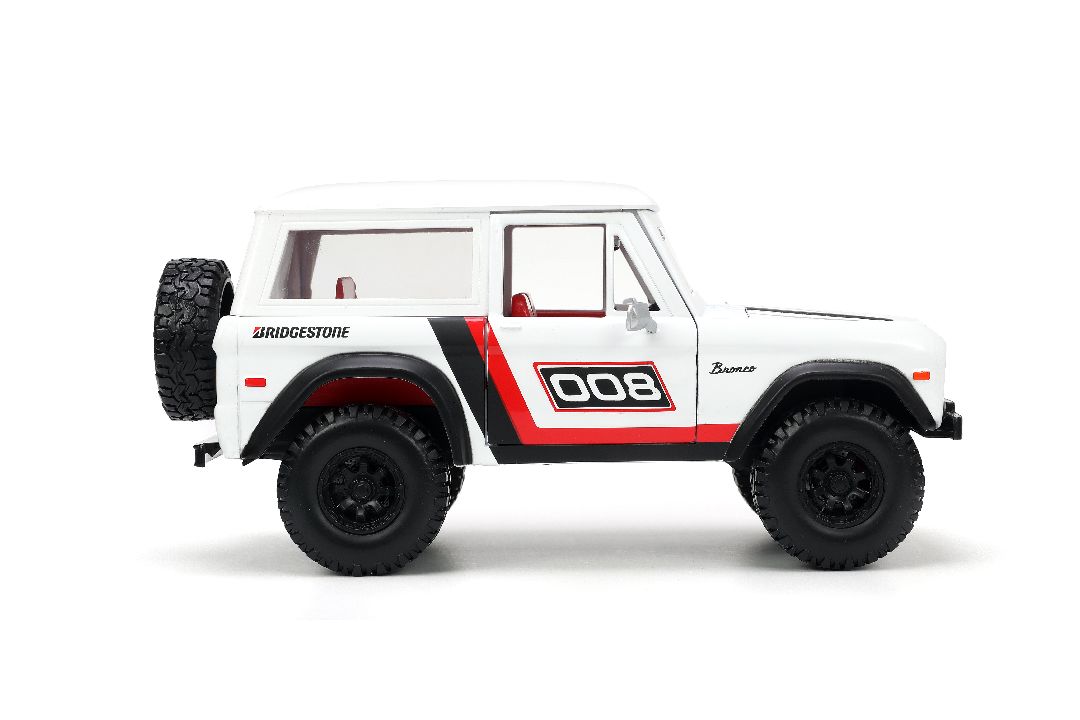 Jada 1/24 "Just Trucks" with Rack 1973 Ford Bronco-Glossy White