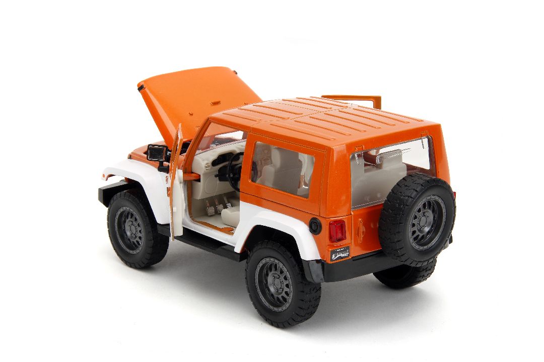 Jada 1/24 "Hollywood Rides" 2007 Jeep Wrangler with Orange M&M