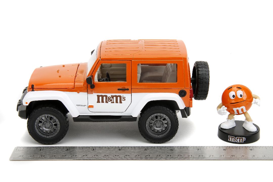 Jada 1/24 "Hollywood Rides" 2007 Jeep Wrangler with Orange M&M