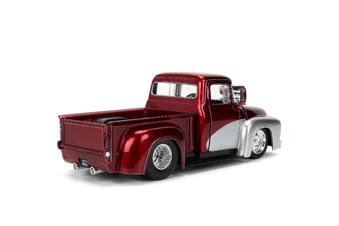 Jada 1/24 "Just Trucks" w/ Gas Pump - 1956 Ford F100