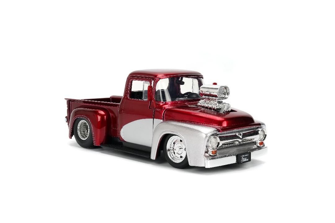 Jada 1/24 "Just Trucks" w/ Gas Pump - 1956 Ford F100