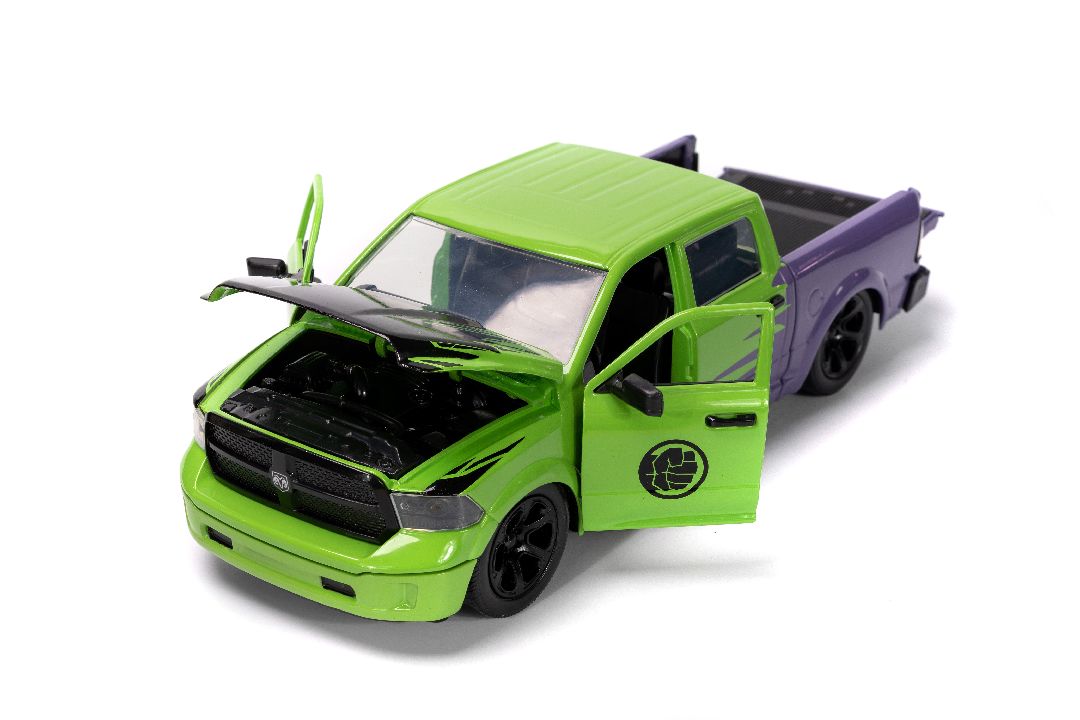 Jada 1/24 "Hollywood Rides" 2014 Ram 1500 Pickup with Hulk